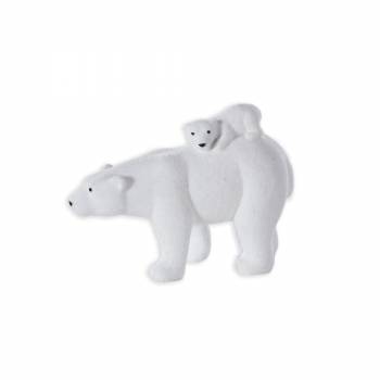 Isbjørn med unge på ryggen 