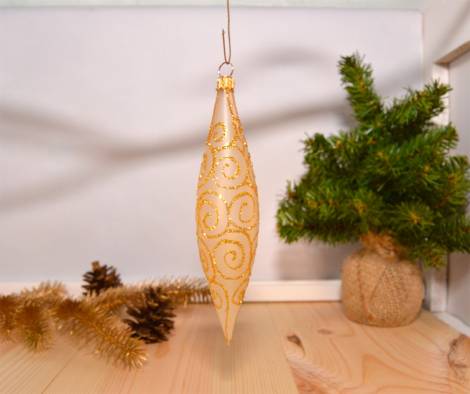 Frostet glas juletræskugler med guld dekoration