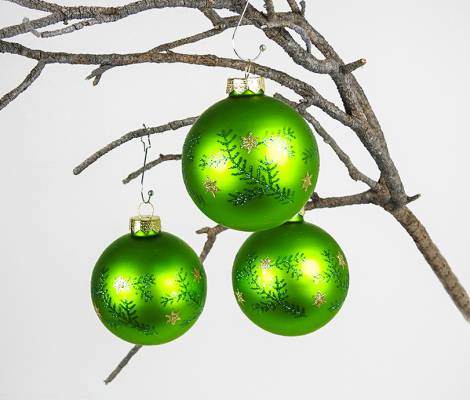 Silkematte grønne juletræs kugler med deko