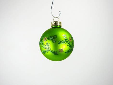 Silkematte grønne juletræs kugler med dekor